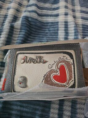 Anneke Alma Ole Wallet